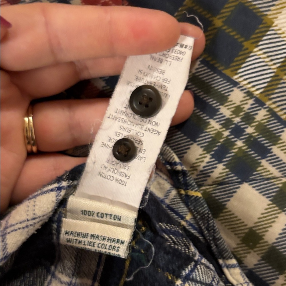 L.L. Bean women’s classic flannel Plaid Shirt - Picture 6 of 6